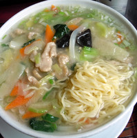 「豚肉とキャベツのあんかけ塩ラーメン　￥７５０」@花彫酒家の写真