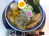 「大勝軒らーめんフミチキ（中）」@らーめん 凌駕の写真