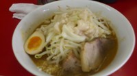 「味噌ラーメン並800円ニンニクアブラ」@モッコリ豚の写真