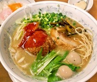 「白辛赤・・殿々＋チャーシュー＋温玉ライス(1000円)」@MENYA 食い味の道有楽の写真