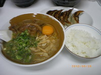 「ラーメンギョーザセット　￥780」@ラーメン東大 大道本店の写真