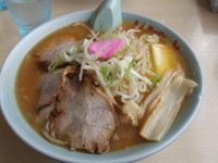 「味噌ラーメン　＋ バター」@ラーメンさんぱち 江別店の写真