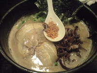 「味玉博多（700円）」@上を向いていこうの写真