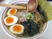「らーめん＋煮玉子（￥390＋￥100）」@ラーメンショップ 希望ヶ丘店の写真