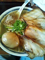 「台湾らーめん（塩・厚切りチャーシュー・味玉トッピング）」@有機栽培野菜のラーメン すみれの写真