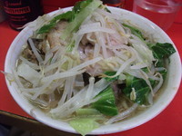 「ぶた入りラーメン（ヤサイ・ニンニク）」@ラーメン二郎 三田本店の写真