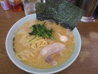 「ラーメン中盛（700円）」@ラーメン壱六家 磯子本店の写真
