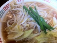 「ちゃんこ風中華そば¥400＋津ぎょうざ¥250」@力士料理居酒茶屋 金鍋 本店の写真