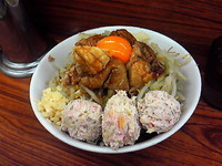 「汁なし￥750＋つくね3ケ￥200」@ラーメン たすじろうの写真