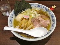 「特製中華そば」@煮干中華そば 鈴蘭 新宿店の写真