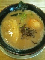 「博多ラーメン（辛味玉子トッピング）」@二代目 白神の写真