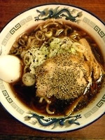 「中華そば」@富山ブラックラーメン だらんま 浅草店の写真