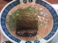 「ラーメン＋替玉＋生ニンニク（￥700＋￥50）」@御天 千駄ヶ谷店の写真