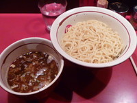 「つけ麺　中盛（あつもり）　７５０円」@麺屋武蔵 二天 池袋店の写真