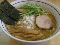 「濃厚魚介豚骨らーめん中盛り（２００ｇ）　７５０円」@麺屋 くおんの写真