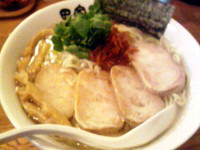 「【限定】海老にぼしそば変わり海老ちゃーしゅー増し＋大盛り」@中華そば田家 ふくふくの写真