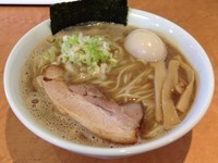「煮干しラーメン大盛り 味玉入り」@麺家 一鶴の写真