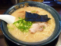 「げんこつラーメン　大盛（２３０ｇ）　６８０円」@麺創房 無敵家の写真