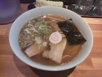 「醤油ラーメン」@麺屋 騎士の写真
