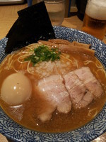 「醤油煮干しそば 特製」@らーめん 稲垣の写真