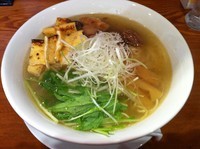 「黄金鶏そば 650」@麺や 松辰の写真