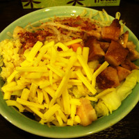 「あえそば 750＋チーズ 50＋辛玉 100」@麺や あかつきの写真