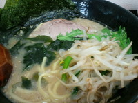 「豚骨ラーメン（オープン特別価格300円）通常価格650円」@麺極 品壱家 大井町店の写真