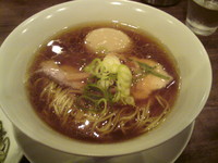 「醤油拉麺＋味玉」@創作麺工房 鳴龍の写真