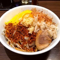 「まぜそば（中）（￥850）」@ジャンクガレッジ 東京ラーメンストリートの写真