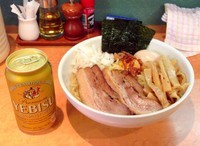 「夜限定 特製まぜそば 大盛り＋エビス缶」@麺家 一鶴の写真