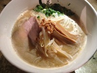 「【月曜限定】鶏白湯ラーメン（800円）」@らーめん愉悦処 鏡花の写真