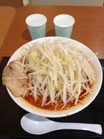 「激レッド（野菜増し）　780円」@ジャンクガレッジ イオンレイクタウンmori店の写真