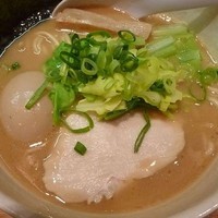 「濃厚鶏醤油ラーメン（味玉トッピング）」@麺や 福一の写真