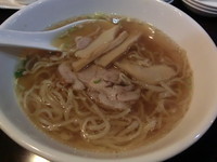 「ラーメン（252円）＋餃子（158円）　※土日限定価格」@酔香園 蒲田店の写真