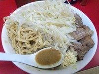 「味噌ラーメン（中）￥800・ニンニク・ヤサイ」@モッコリ豚の写真