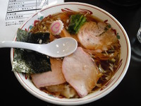 「焼豚ワンタン麺」@とら食堂 松戸分店の写真