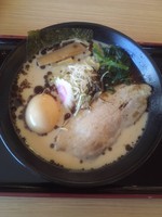 「味玉豚骨醤油ラーメン、半チャーハンセット（７８０＋１５０円）」@麺屋青山 イオンモール船橋店の写真