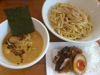 「【季節限定】濃厚ごまダレつけ麺￥800」@自家製麺 ラーメン慶の写真