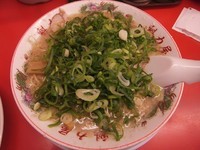 「特製醤油ラーメン650円(麺硬め・脂多め・一味あり)」@ラーメン魁力屋 草加店の写真
