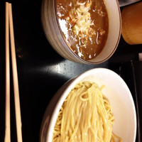 「牛スジカレーつけそば」@鶴麺 鶴見本店の写真