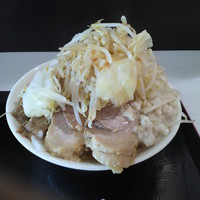 「ラーメン大盛（野菜ダブル、あぶら増し）」@ジャンクガレッジ 甲府昭和店の写真