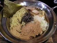 「焼き油そば（700円）＋大盛り（0円）＋粉チーズ（80円）」@つけめん あびすけ 日吉店の写真