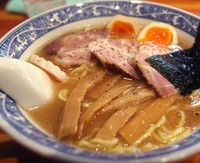 「特製中華そば」@中華そば 青葉 中野本店の写真