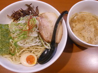 「濃厚鶏つけ麺・塩（中盛り３００ｇ）」@麺屋 鶏魂の写真