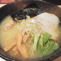 「鶏白湯らーめん(細麺)￥８００」@支那そば 一本気 水戸店の写真