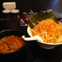 「特製つけ麺＋赤ネギ」@大勝軒まるいち 大宮店の写真