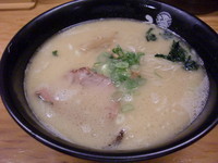 「とろり白湯塩ラーメン」@塩専門 ひるがお 東京駅店の写真