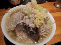 「剣ラーメン(ノーマル)大盛り＋ニンニクショウガヤサイアブラ」@麺屋 騎士の写真