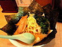 「煮干とんこつ¥700+海苔¥100+ほうれん草¥100」@一兆堂 宮前店の写真