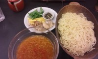 「冷やしつけ麺（トマト＆唐辛子）＋ビール＆わんたん」@ラーメン大至の写真